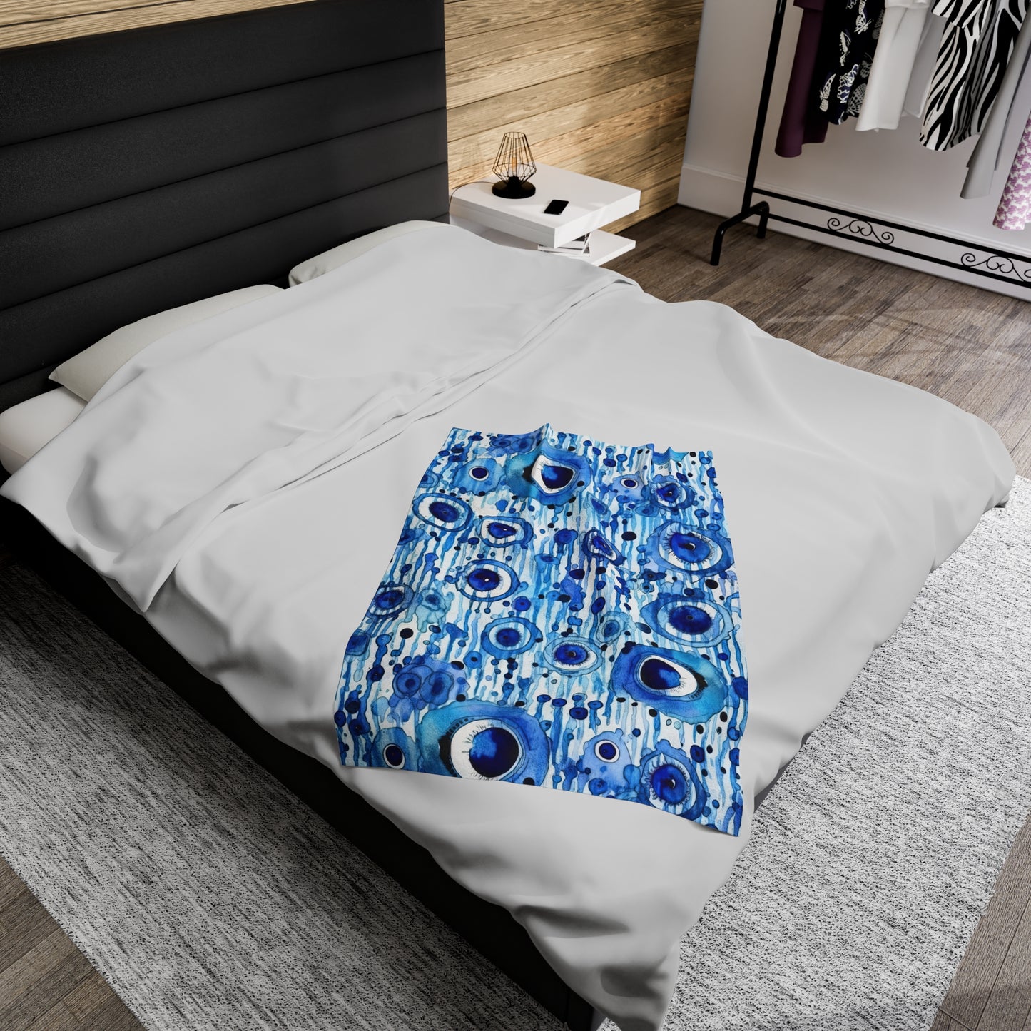 Portentous Pupil. Velveteen Plush Blanket.