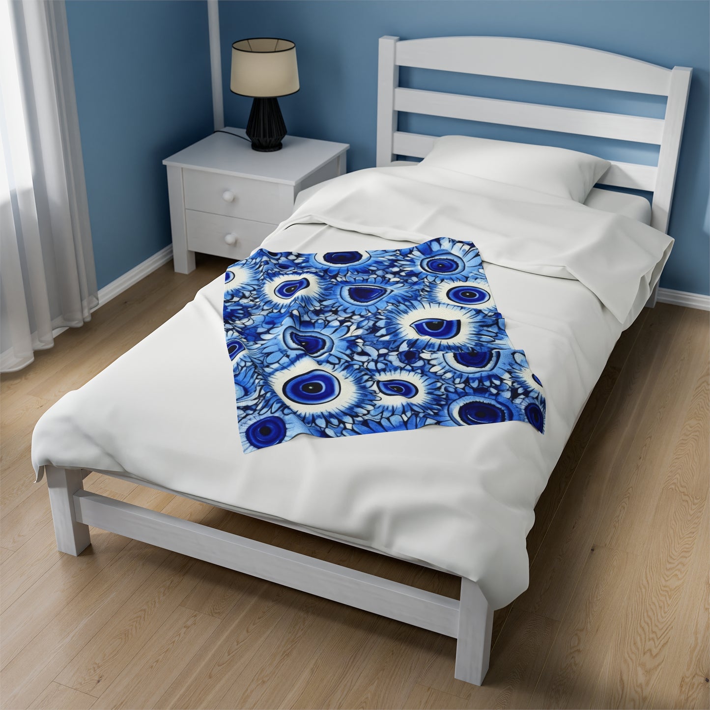 Portentous Pupil. Velveteen Plush Blanket.
